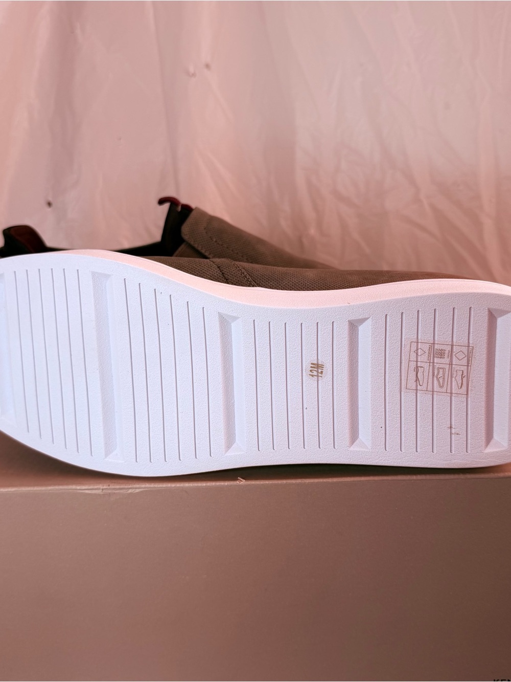 Kenneth Cole Reaction Slip-On Sneakers in Grey and White - Picture 3 of 6